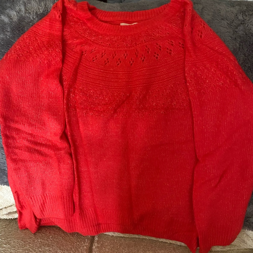 Sweater with very pretty neckline.  Size 1X